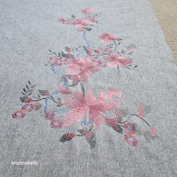 Embroidered Wool Scarf Floral Flowers - Picture 4 of 11